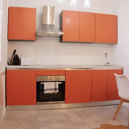 Apartment Le Massena Plein Centre, Neuf, Proche Gare Menton
